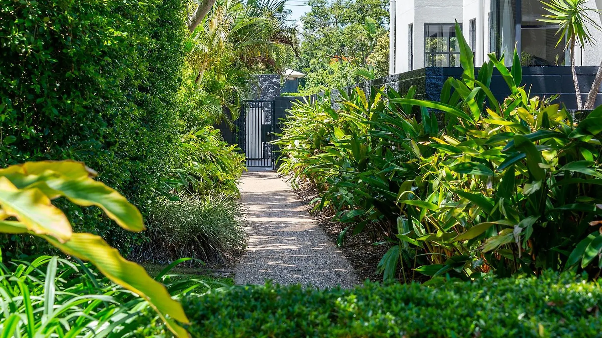 The Bay Apartments Hervey Bay 4*,  Austrália