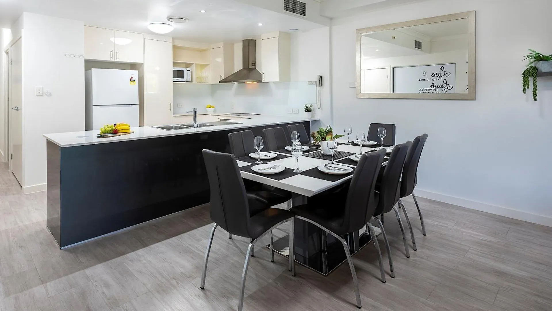 The Bay Apartments Hervey Bay 4*,
