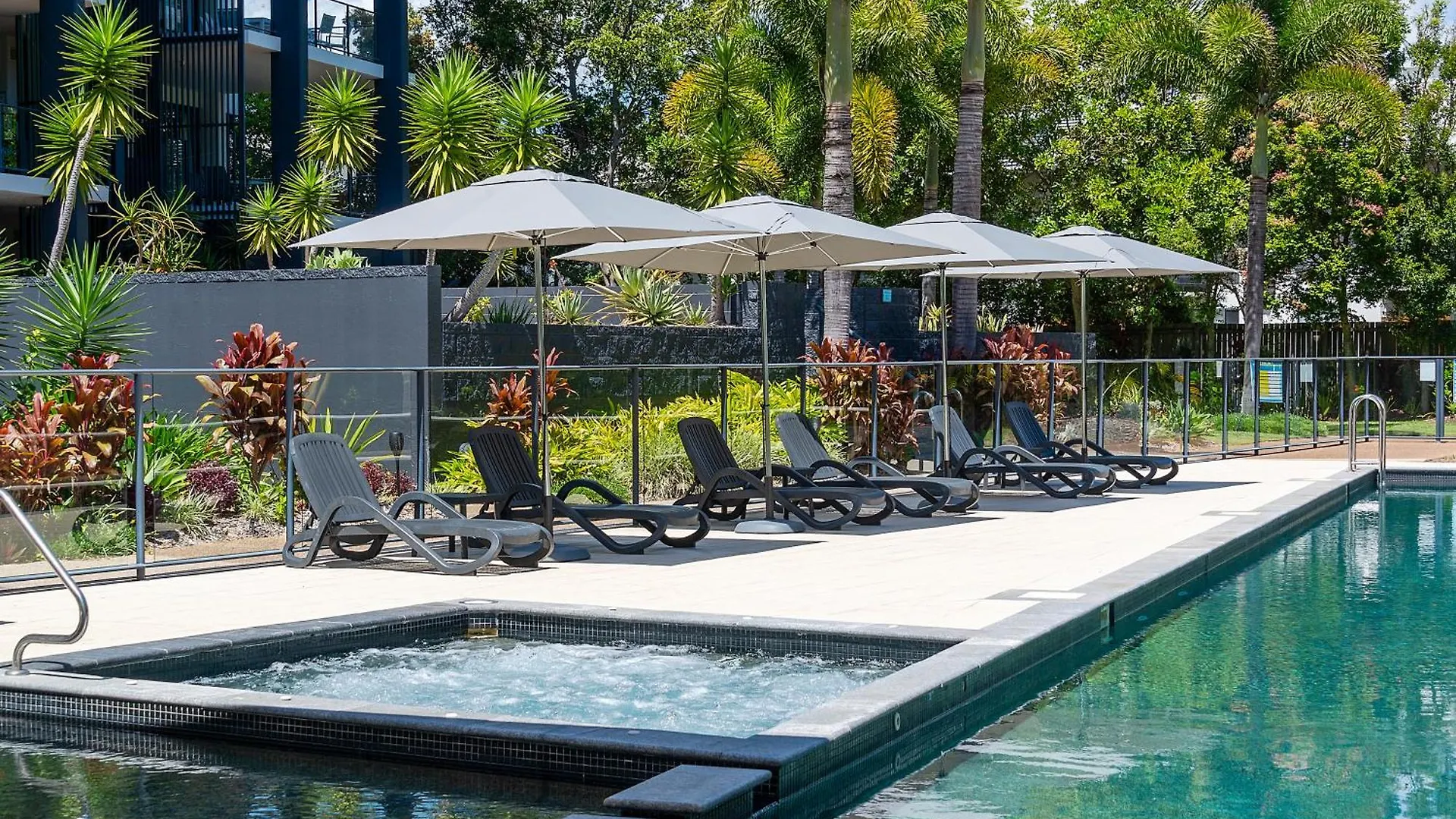The Bay Apartments Hervey Bay 4*,