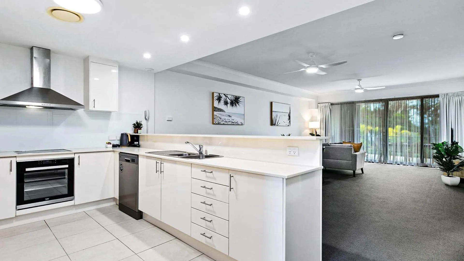 **** Aparthotel The Bay Apartments Hervey Bay Australia